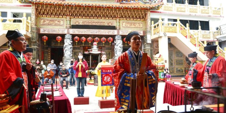 2024年元旦，也是60年一次『雙祿回頭』天赦日；東海龍門天聖宮『玉皇十七慈光遍照法會』圓滿。圖／東海龍門天聖宮提供