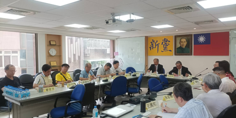 新党召开全委会展新局 吴成典特聘台商林易陞为秘书长