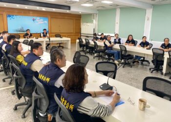 因应强台康芮的逼近，台东市长陈铭风今(30)日召开防灾会议，了解各课室的准备状况，全力备战