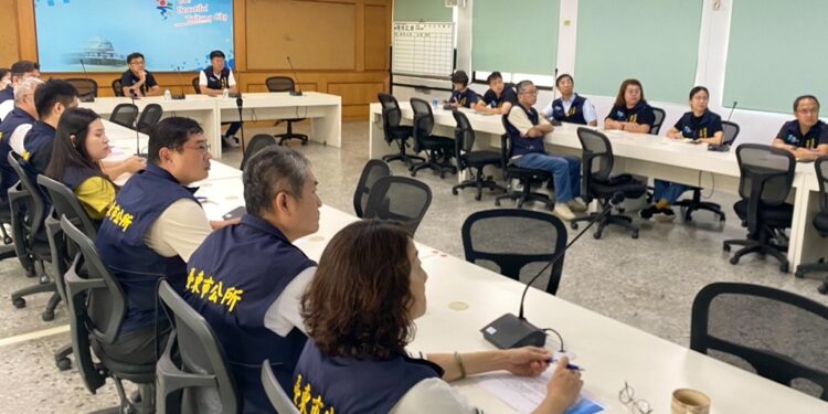 因应强台康芮的逼近，台东市长陈铭风今(30)日召开防灾会议，了解各课室的准备状况，全力备战