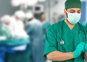 国民健康署呼吁民众从年轻时期开始储存骨本，规律运动、均衡饮食和良好生活习惯，及早预防骨质疏松