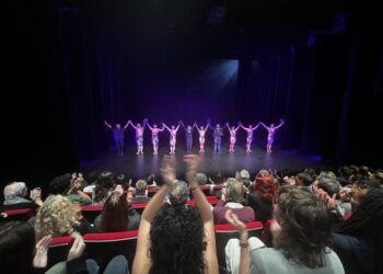 布拉瑞扬舞团登法国国家夏佑剧院