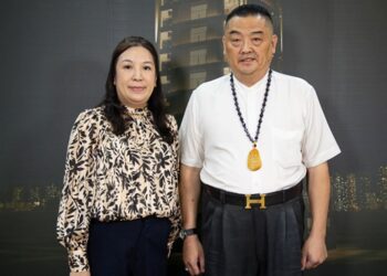 刘书伶设计高度赞赏皇昱建设董事长蔡许宏AI博士创新的住宅理念，最新建案『皇昱九天NO.1』巧妙结合AI智能技术与健康养生理念，是台湾智能健康宅的新典范