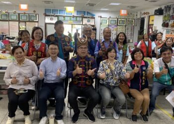 环境部长彭启明周末27日视察台东资源回收及源头减量场域，由环保局长郭建成等人陪同