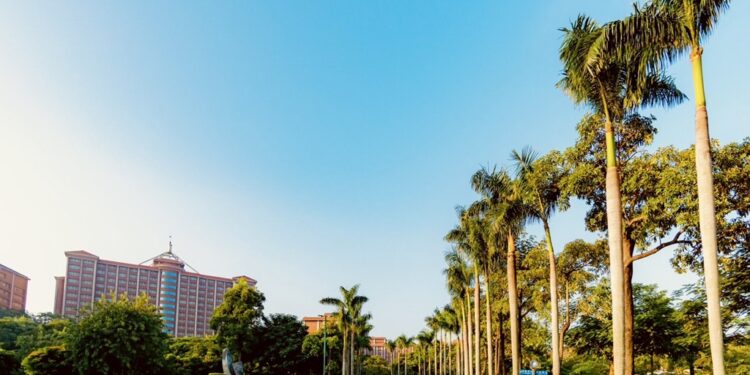 义守大学今年迈入第34年，当初从「高雄工学院」起家，以理工学系为主的学校，如今已成为南台湾首屈一指的综合型大学