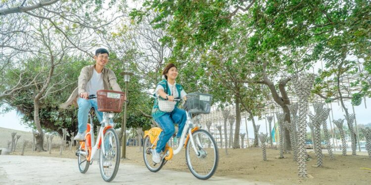 台东为了推动绿色交通、提升市民生活质量并促进县内观光，将正式导入YouBike公共自行车系统