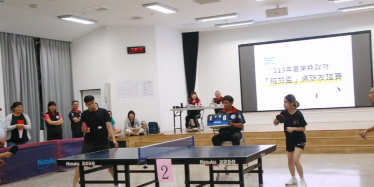 台东县政府今年首度举办『绽放杯』桌球友谊赛，历经近1个月的激战，于9日进行最后一场赛事，由文化处、社会处、农业处及原民处争夺最后四强