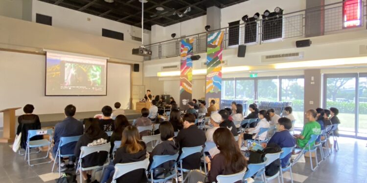 台东县政府于26日上午在台东美术馆大文创教室举办『2024台东声音艺术节 驻地创作论坛』