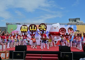 台东县卫生局今(20)日在南京路台东市民广场举行『2024台东健康嘉年华』