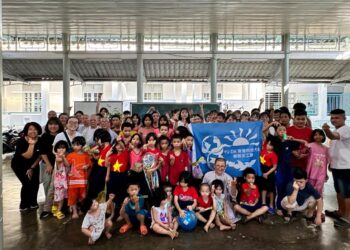 越想育见你-育达科技大学国际志工队远赴越南偏乡展开志工服务与顺化德山儿童之家合影