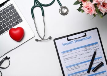 国民健康署呼吁民众，不论是在诊断、治疗或康复期，有需求的癌友家庭，都能至医院设立之癌症资源中心寻求协助