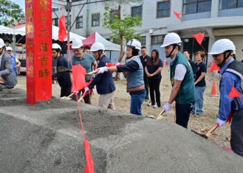 为提供原住民族表演艺术、乐舞展演专业场地，培育更多艺术人才，台东县政府整建国立台东大学台东校区PU馆作为原住民族剧场，今(12)日办理动土典礼