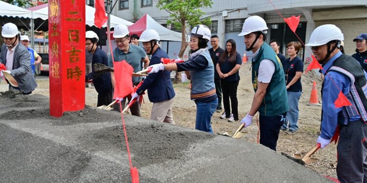 为提供原住民族表演艺术、乐舞展演专业场地，培育更多艺术人才，台东县政府整建国立台东大学台东校区PU馆作为原住民族剧场，今(12)日办理动土典礼