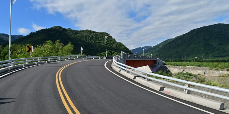 台东县爱国蒲联外替代道路今通车
