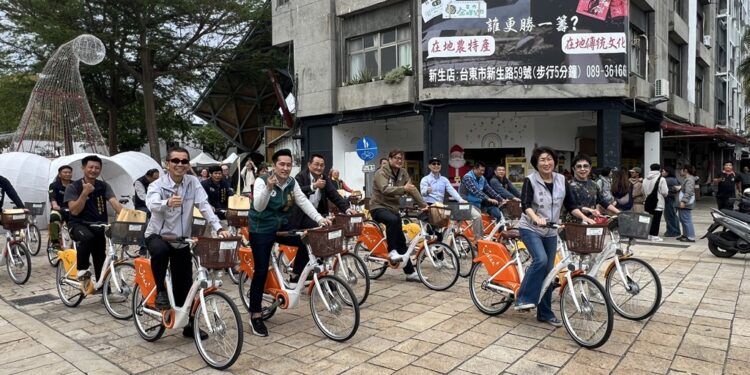 台东县政府积极推动台东慢经济及净零排放，规划设置公共自行车场站，成为台湾东部第一个引入YouBike的城市