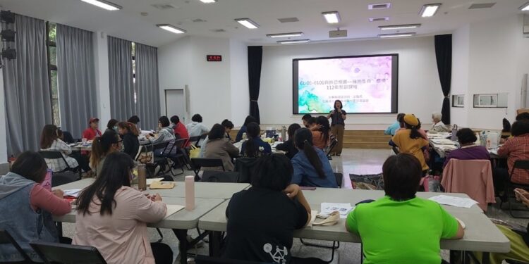 台东县政府积极面对高龄化社会的挑战，以高龄者健康需求为出发点，今年推动『预防及推迟失能照护方案—启动长者高龄力计划』