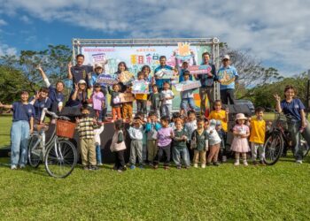 台东县税务局于12/7举办『租税好好玩童乐会』亲子健走活动，吸引了许多家庭共庆盛举