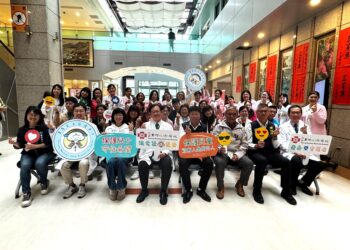 卫政、社政、警政、儿福机构及民意代表与医院一起齐力为儿少保护努力