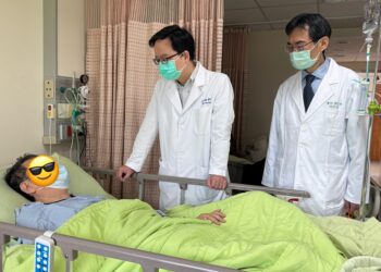 刘文浩主任指出糖尿病合并肾衰竭接受规则洗肾是发生心肌梗塞的高风险族群，这些病人发生心肌梗塞的表现可能是非典型的心绞痛症状