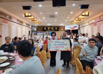 台东县政府春节前夕特别由社会处长陈淑兰走访县内11家社福机构，发放春节加菜金及住民慰问金，共33万1,400元，感谢社福单位的付出与辛劳