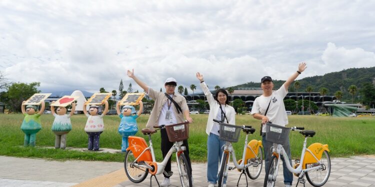 台东县政府邀请大家来台东，多加骑乘YouBike，在年节期间，骑出风光好心情，感受台东慢生活的年节氛围