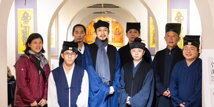 洞玄道院是一群年轻世代的台湾道士，所成立的学术型道观。致力于传承道教修炼，与济世渡人的精神