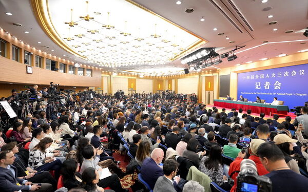 【世界观点】中国外长回应全球关切:以”和平”为底色,直面中美关系挑战