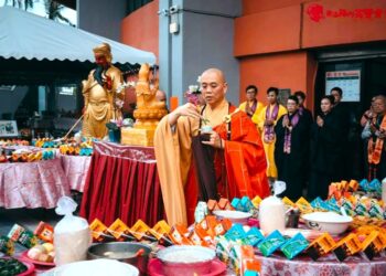 东海龙门天圣宫将于2025年4月14日(一)举办『大殿整修祈安消灾供佛斋天暨瑜伽焰口法会』礼请会常法师主法，目前热烈报名中。(图东海龙门天圣宫提供)