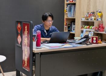 翰林高中企划部卢信宏经理强调 : 技高教科书应该符合技高师生需求，率领全新团队以『简单』、『趣味』、『实用』理念打造专属技术型高中的教科书