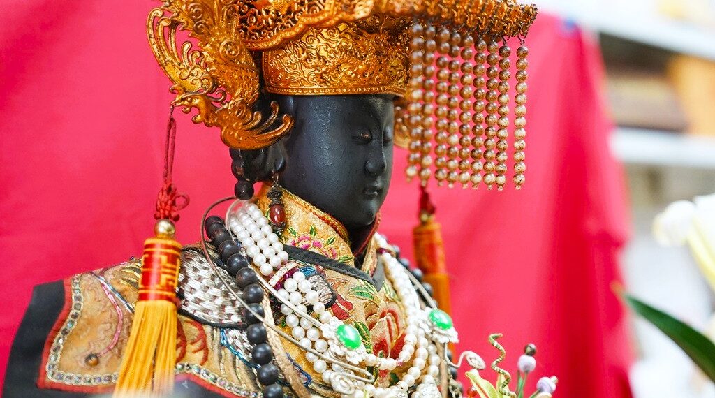 驻驾电影三清导演陈毅公司Threads被祂霸屏 三天吸5万点阅