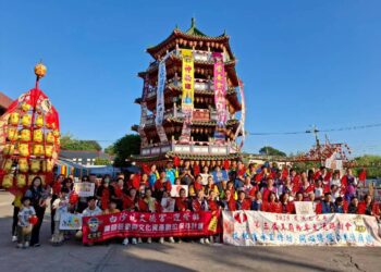 来自全台近50家宫庙、百位宫庙小编齐聚一堂，参与『第三届美庙粉专交流联谊会×文化传承工作坊』，场面热闹空前。