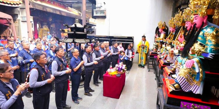 龟山慈恩宫新庙各殿神尊依神明圣示择吉圆满开光。庙方敦请高功吴政宪道长主理各项科仪，远赴北港武德宫财神开基祖庙顺利开光五路财神爷。