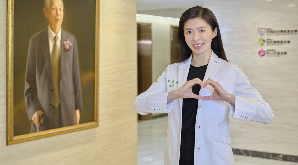 肝病防治学术基金会执行长、台大医院家医部兼任主治医师粘晓菁医学博士，长年投入肝病防治与肥胖医学，她提醒：『减重最怕的，是只看体重数字下降，却忽略掉的是脂肪还是肌肉』。